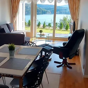 Apartamento Bjornestrand Fjordside View, Bergen
